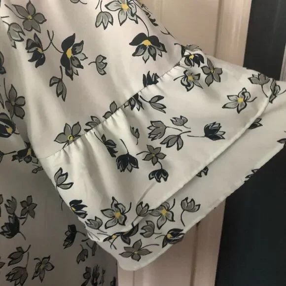 Loft hi-low floral Top with layered bell sleeves - Picture 5 of 7